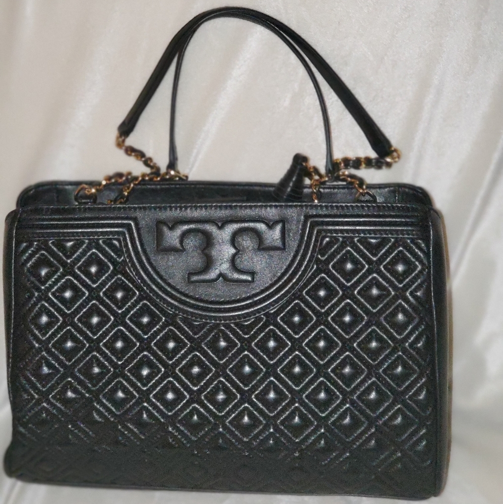 TORY BURCH HANDBAG IN QUILTED BLACK LEATHER WITH F